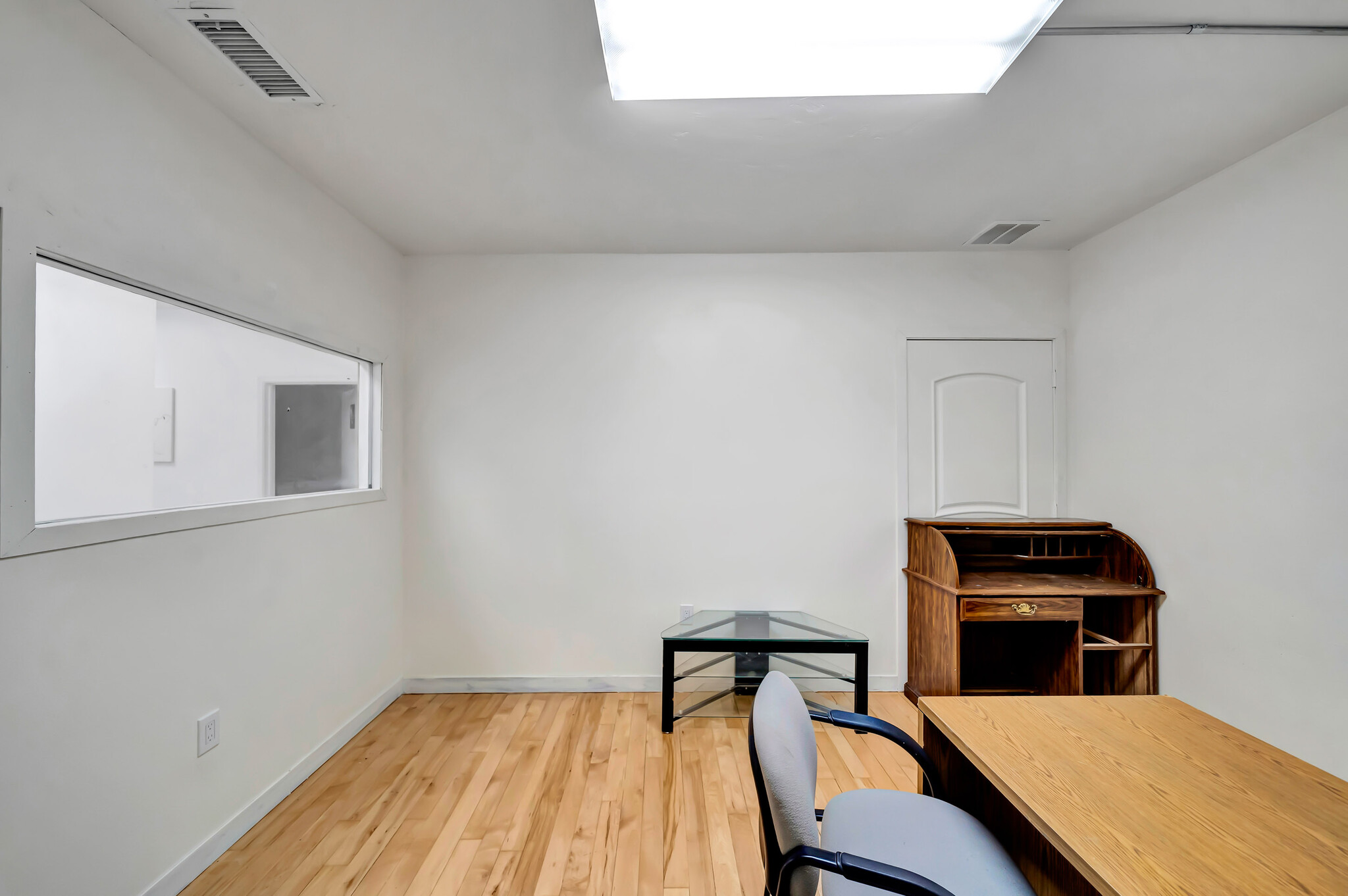 830 S Main St, Santa Ana, CA for lease Interior Photo- Image 1 of 7