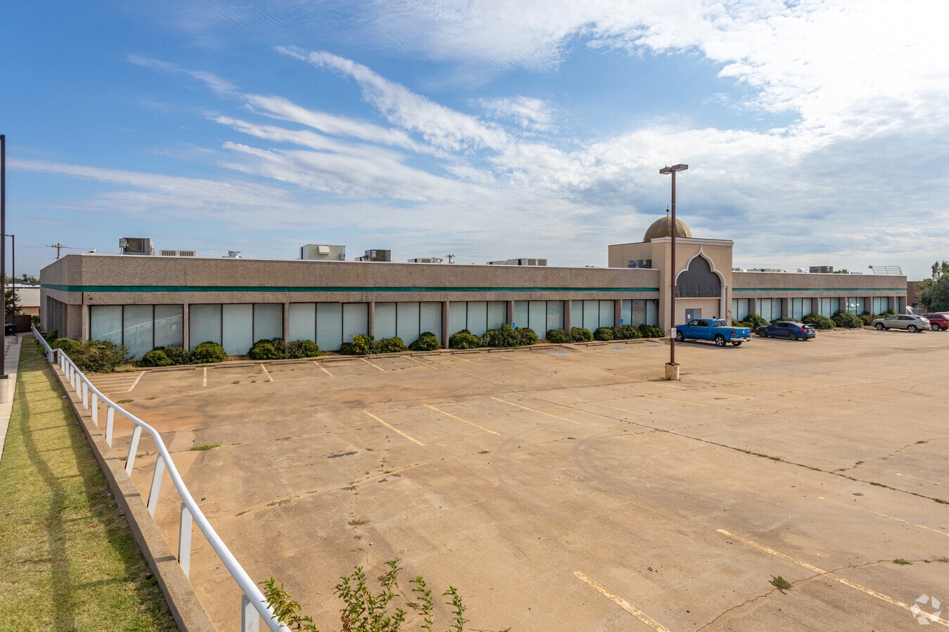 6627 NW Expressway St, Oklahoma City, OK 73132