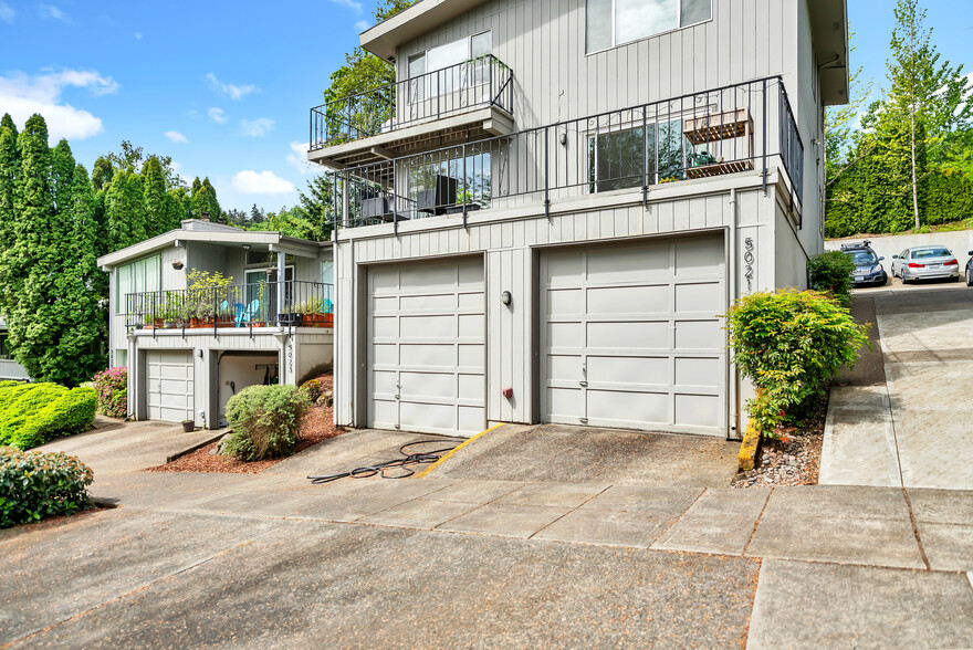 5021-5025 SW View Point Ter, Portland, OR for sale - Building Photo - Image 3 of 5