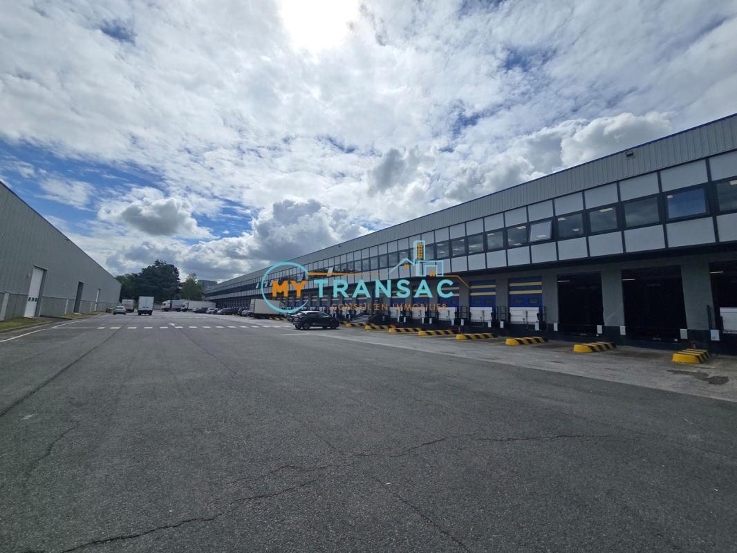 Flex in Fosses for lease Building Photo- Image 1 of 14