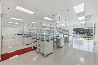 11555 Sorrento Valley Rd, San Diego, CA for lease Interior Photo- Image 1 of 14