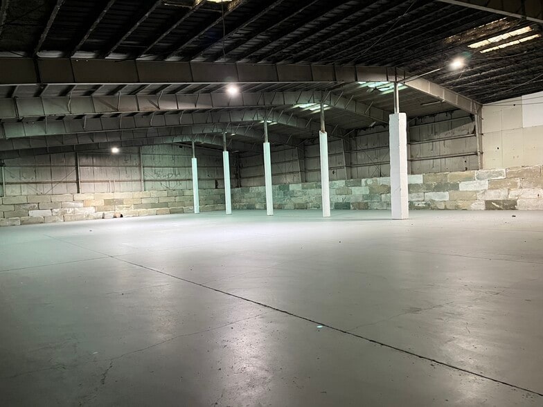 1001 Clinton St, Lockport, IL for sale - Building Photo - Image 3 of 7