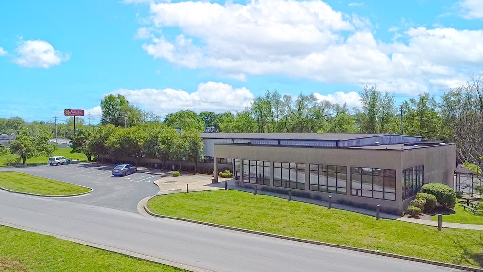 102 Bypass Plaza Dr, Frankfort, KY for sale - Building Photo - Image 1 of 1
