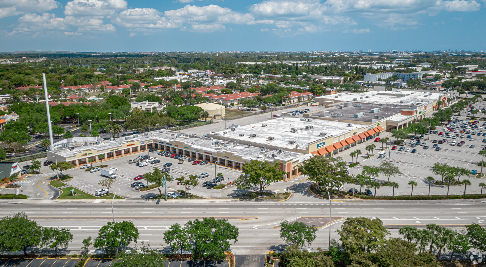 4001-4299 W Commercial Blvd, Tamarac, Fl 33319 - Sunshine Plaza 