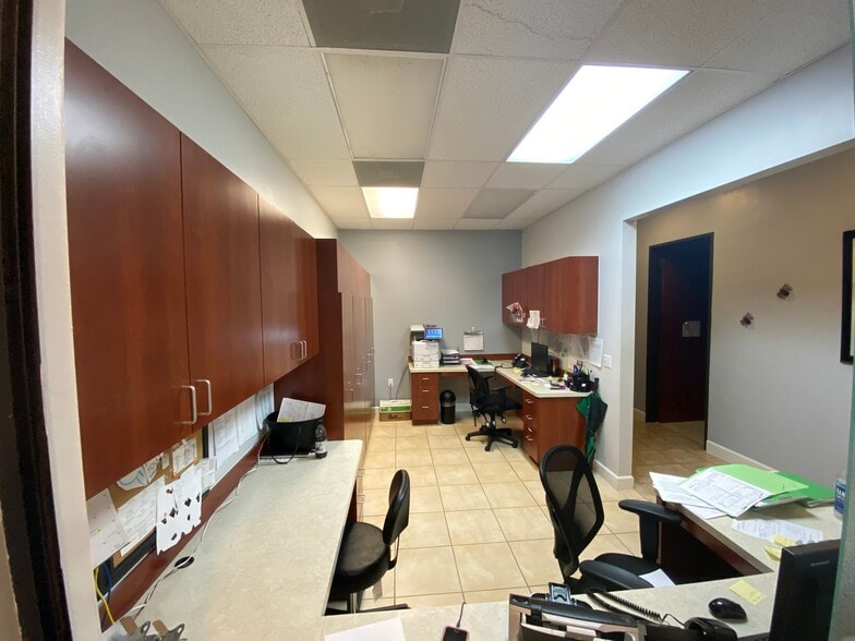3531 S Town Center Blvd, Sugar Land, TX for lease - Building Photo - Image 2 of 27