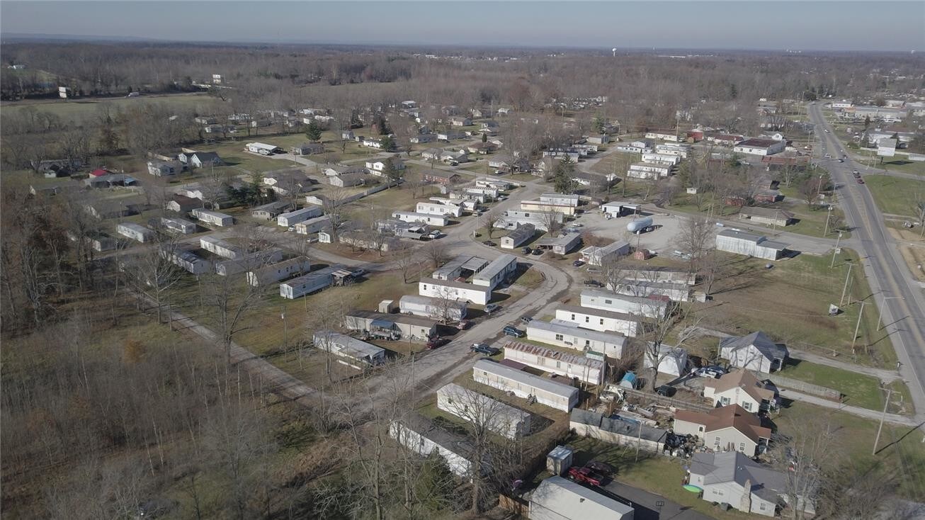 725 W Lake Rd W, Scottsburg, IN for sale Primary Photo- Image 1 of 1