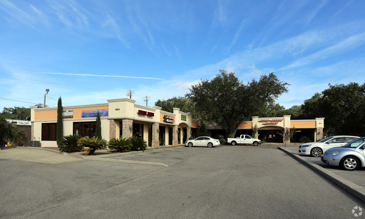 1654 Pass Rd, Biloxi, MS 39531