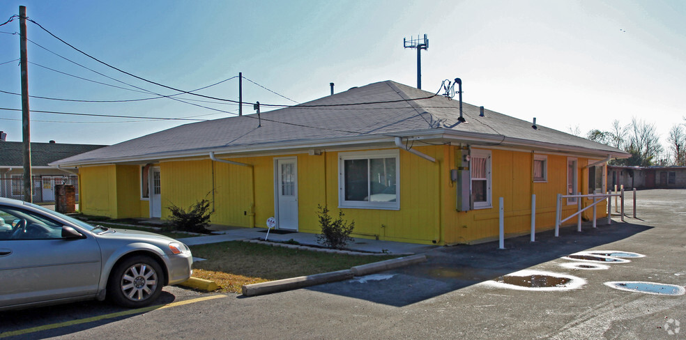 8736 Chef Menteur Hwy, New Orleans, LA for lease - Primary Photo - Image 1 of 16