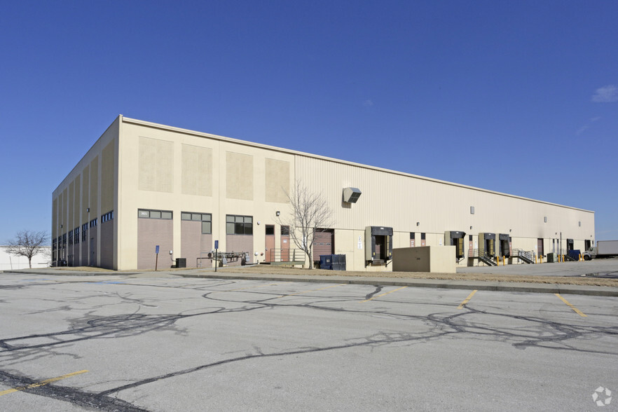 3621-3631 N Kimball Dr, Kansas City, MO for lease - Primary Photo - Image 1 of 10