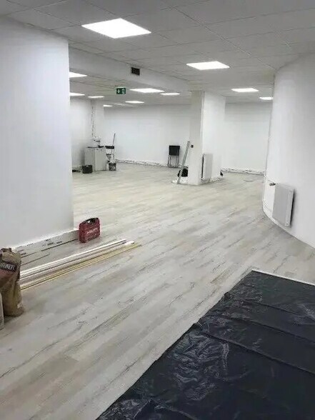 7 Rue Nicolas Roret, Paris for lease - Interior Photo - Image 3 of 6