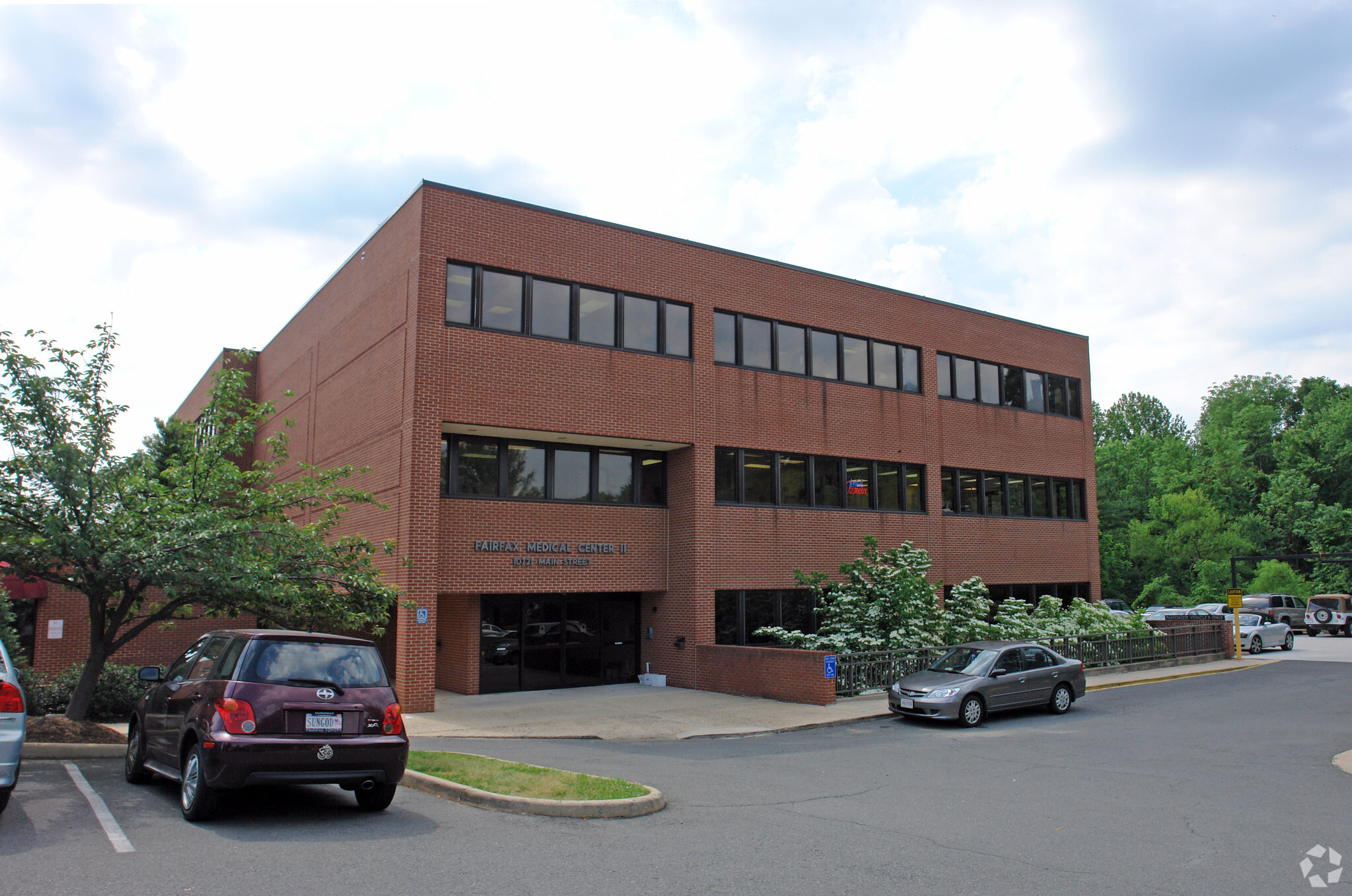 10721 Main St, Fairfax, VA 22030 - Fairfax Medical Building | LoopNet