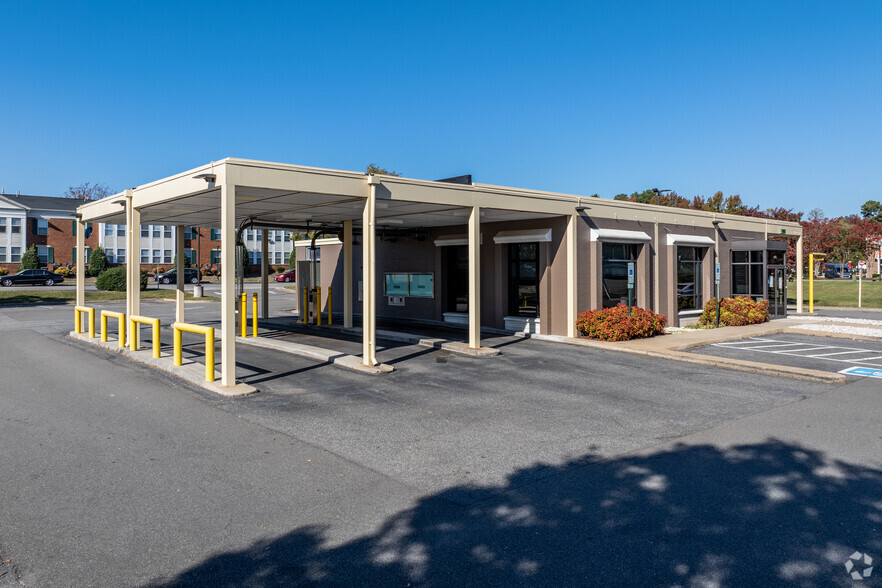 7300 Jefferson Davis Hwy, North Chesterfield, VA for sale - Building Photo - Image 1 of 1