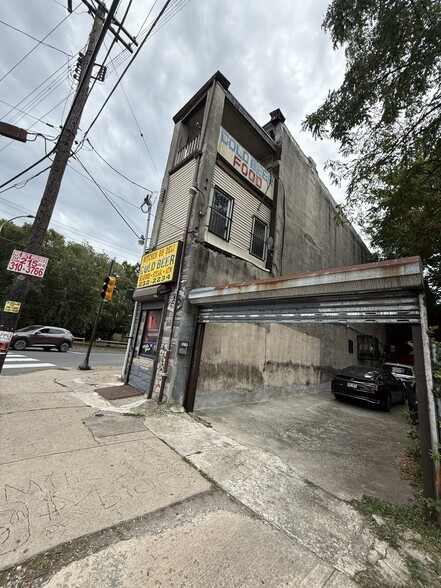 Building, Land Restaurant Cold Beer biz portfolio of 2 properties for sale on LoopNet.com - Building Photo - Image 3 of 36