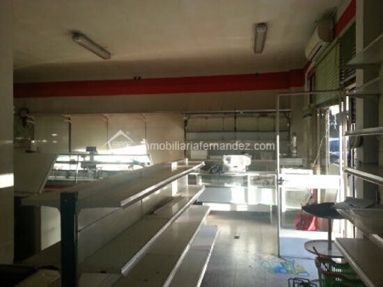 Retail in Cáceres, Cáceres for lease Building Photo- Image 1 of 8