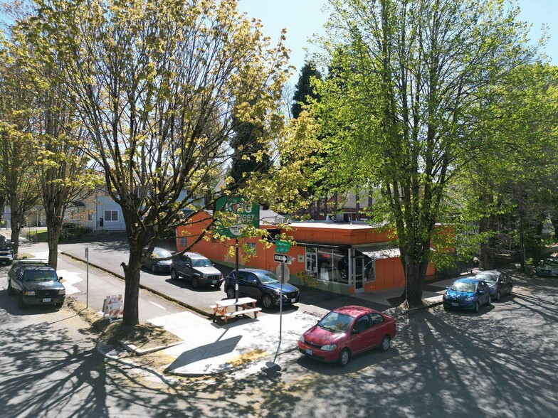 1502 SE Morrison St, Portland, OR for lease - Building Photo - Image 3 of 7