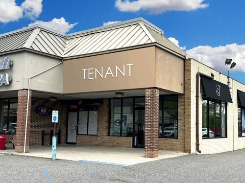 291-307 Clay Pitts Rd, East Northport, NY for lease Building Photo- Image 1 of 7