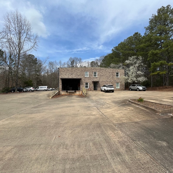125 Carnes Dr, Fayetteville, GA for sale - Building Photo - Image 1 of 8