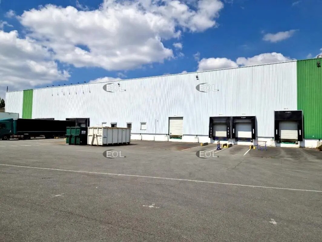 Industrial in Dourges for lease Building Photo- Image 1 of 7