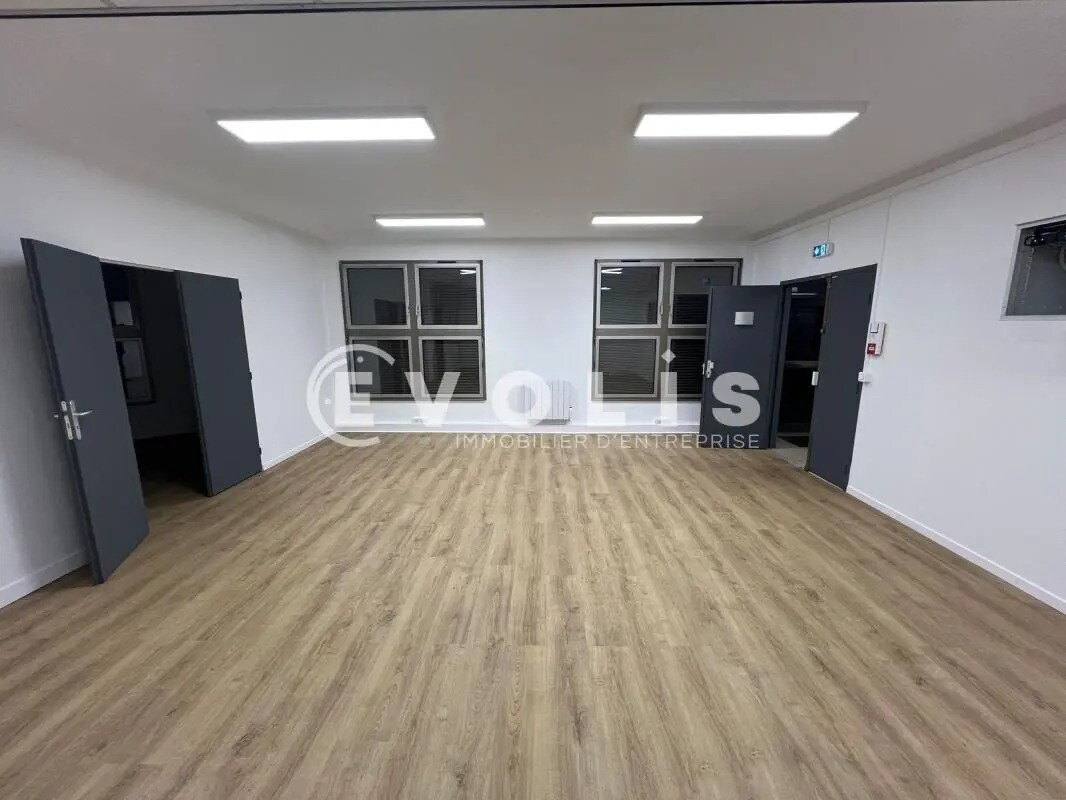 Office in Torcy for lease Interior Photo- Image 1 of 7