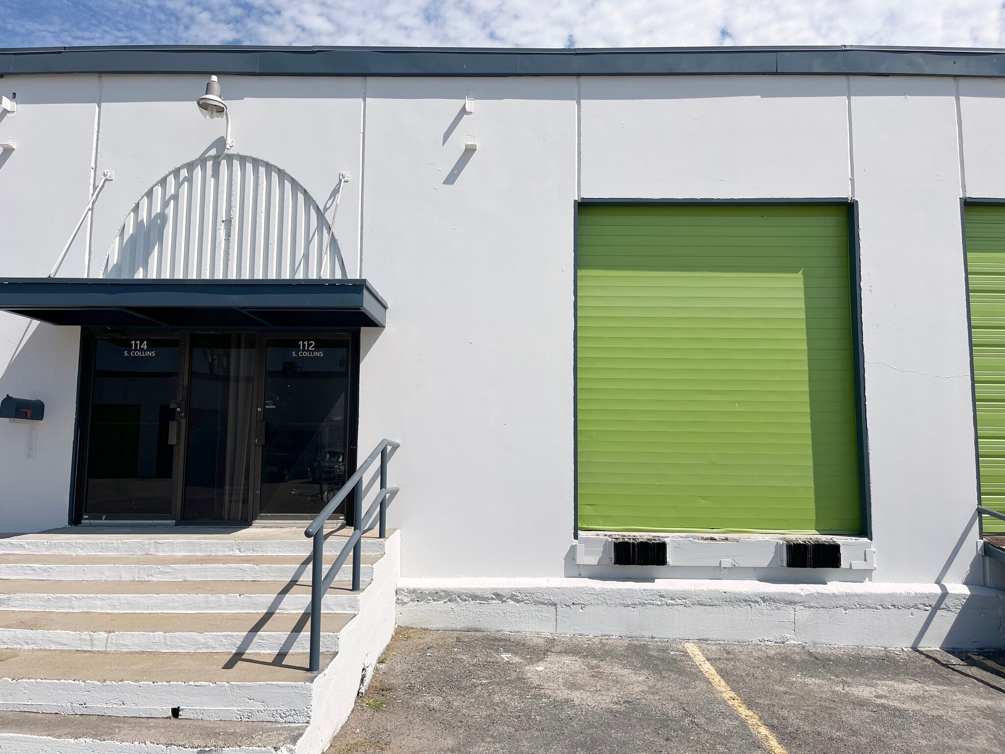 104-142 S Collins St, Arlington, TX for lease Building Photo- Image 1 of 4