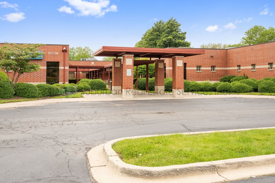 Plainfield Multi-Tenant Medical Campus portfolio of 3 properties for sale on LoopNet.com - Building Photo - Image 2 of 11