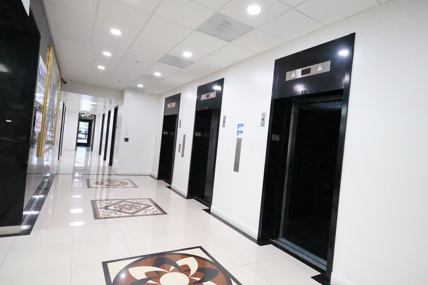 1801 W Romneya Dr, Anaheim, CA for lease - Building Photo - Image 2 of 69