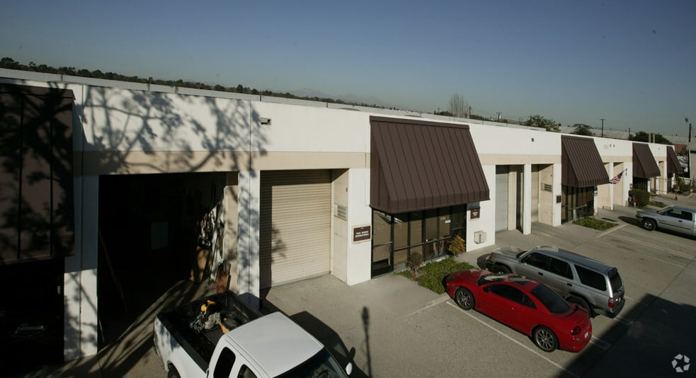 3525 W Commonwealth Ave, Fullerton, CA for lease - Building Photo - Image 3 of 5