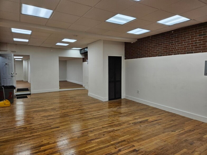 24 Irvine Turner Blvd, Newark, NJ for lease - Interior Photo - Image 3 of 10