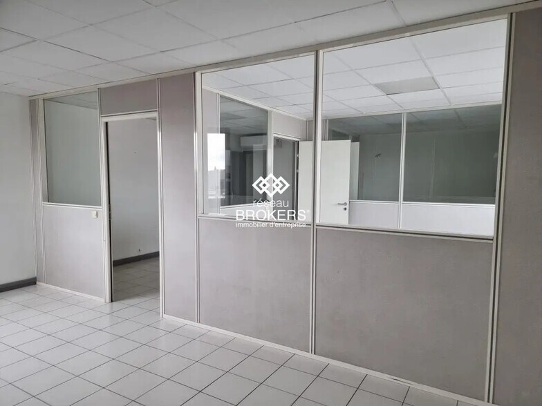 Industrial in Mauguio for lease - Interior Photo - Image 1 of 6