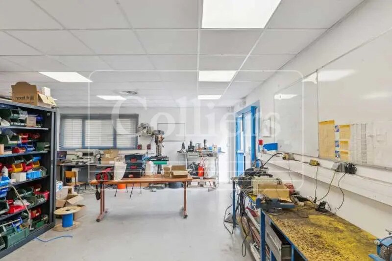 Office in Marseille for lease - Interior Photo - Image 2 of 16