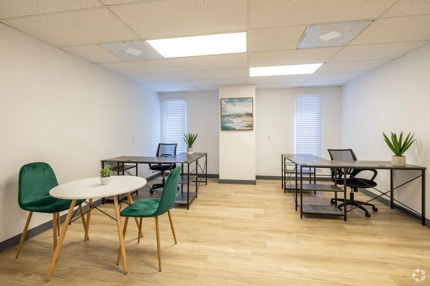 5925 E Dr Martin Luther King Jr Blvd, Tampa, FL for lease - Building Photo - Image 3 of 12