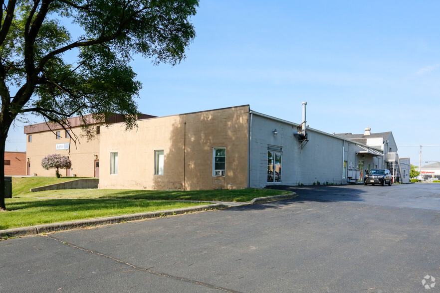 1340-1350 N Fairfield Rd, Dayton, OH for lease - Primary Photo - Image 1 of 9