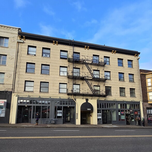 1951-1967 NW Burnside St, Portland, OR for lease - Building Photo - Image 2 of 12