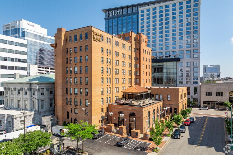 109 E Main St, Norfolk, VA for sale - Primary Photo - Image 1 of 1