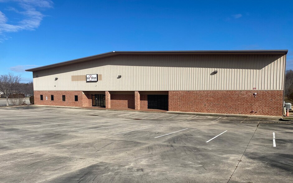 1351 Bridgeport Dr, Kernersville, NC 27284