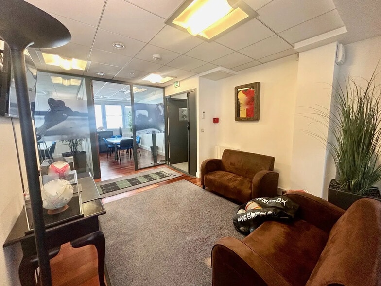 Office in Bussy-Saint-Georges for sale - Building Photo - Image 3 of 15