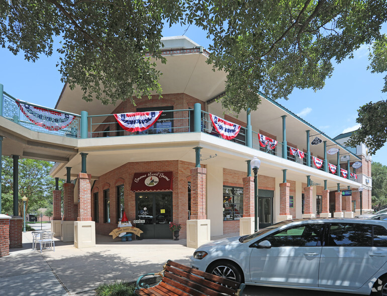 8 N Main St, Kingwood, TX for lease - Primary Photo - Image 1 of 29