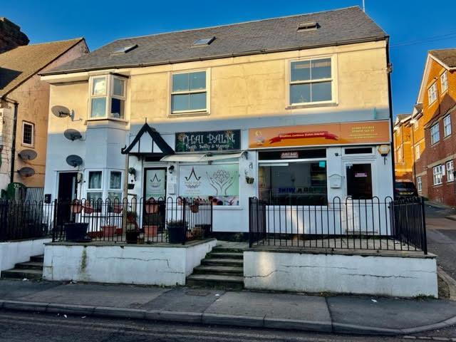 39 Totteridge Rd, High Wycombe for sale Primary Photo- Image 1 of 1