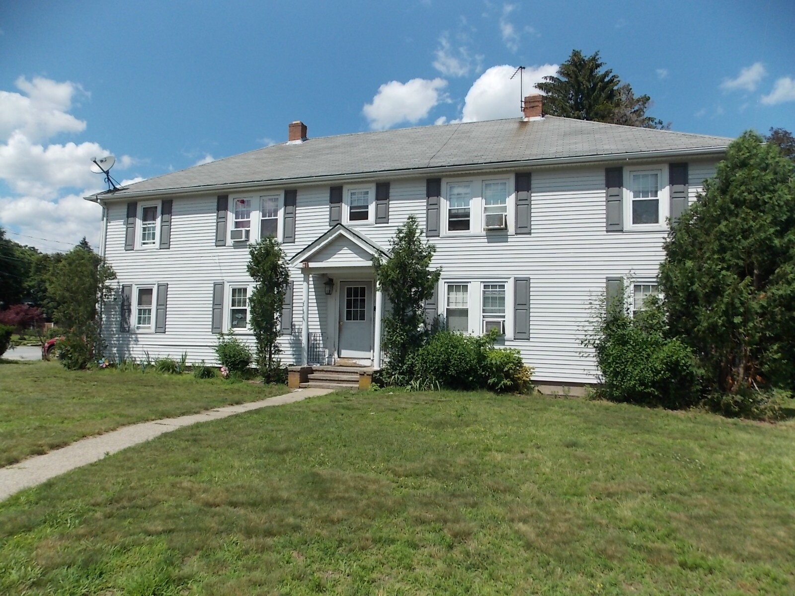 74 Harbour Ave, West Warwick, RI for sale Primary Photo- Image 1 of 1