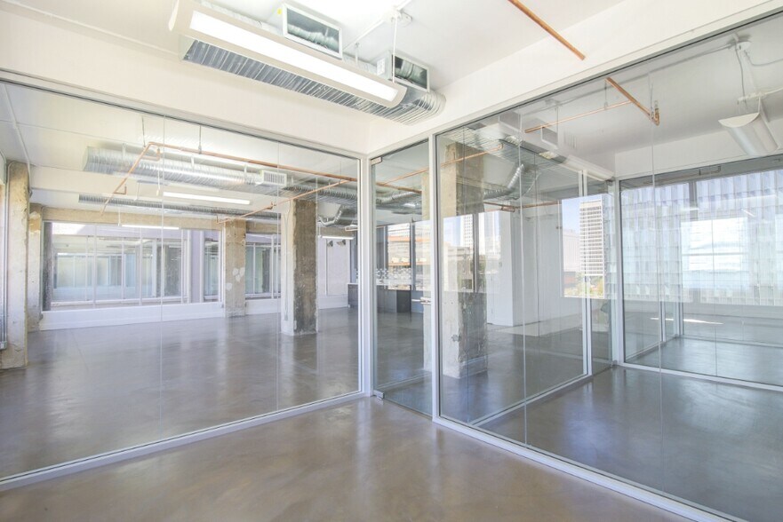 205 S Broadway, Los Angeles, CA for lease - Interior Photo - Image 2 of 13