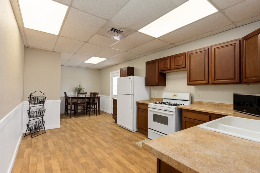 76 Sawyer Lp, Hardin, MT for sale - Interior Photo - Image 3 of 10