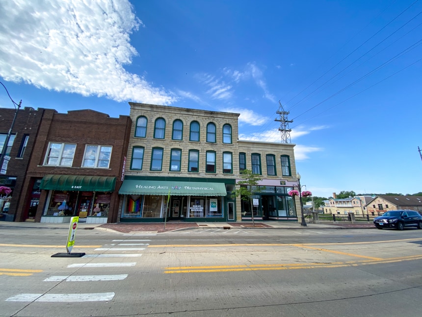 46 E Wilson St, Batavia, IL 60510