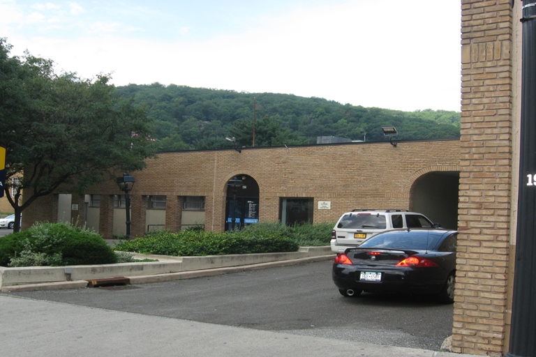 62 Lafayette Ave, Suffern, NY for lease - Building Photo - Image 2 of 3