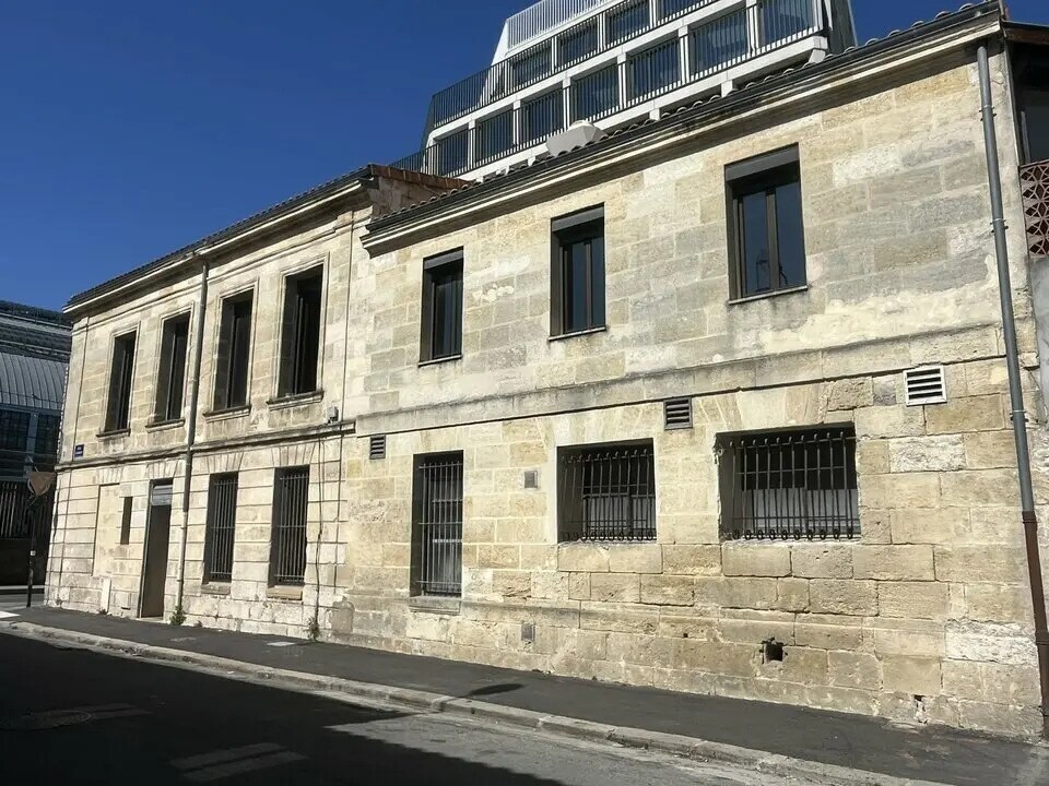 Flex in Bordeaux for sale Building Photo- Image 1 of 13