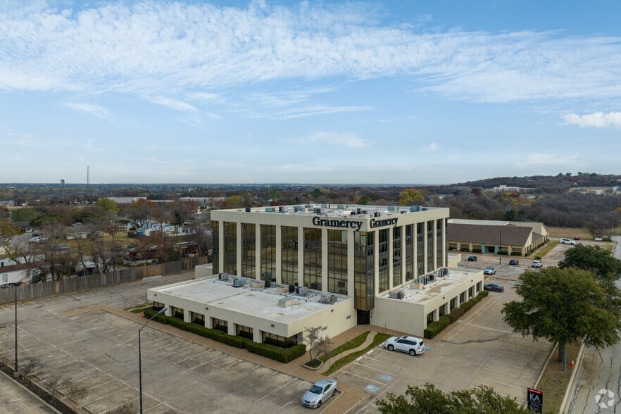 6815 Manhattan Blvd, Fort Worth, TX for lease - Building Photo - Image 2 of 23