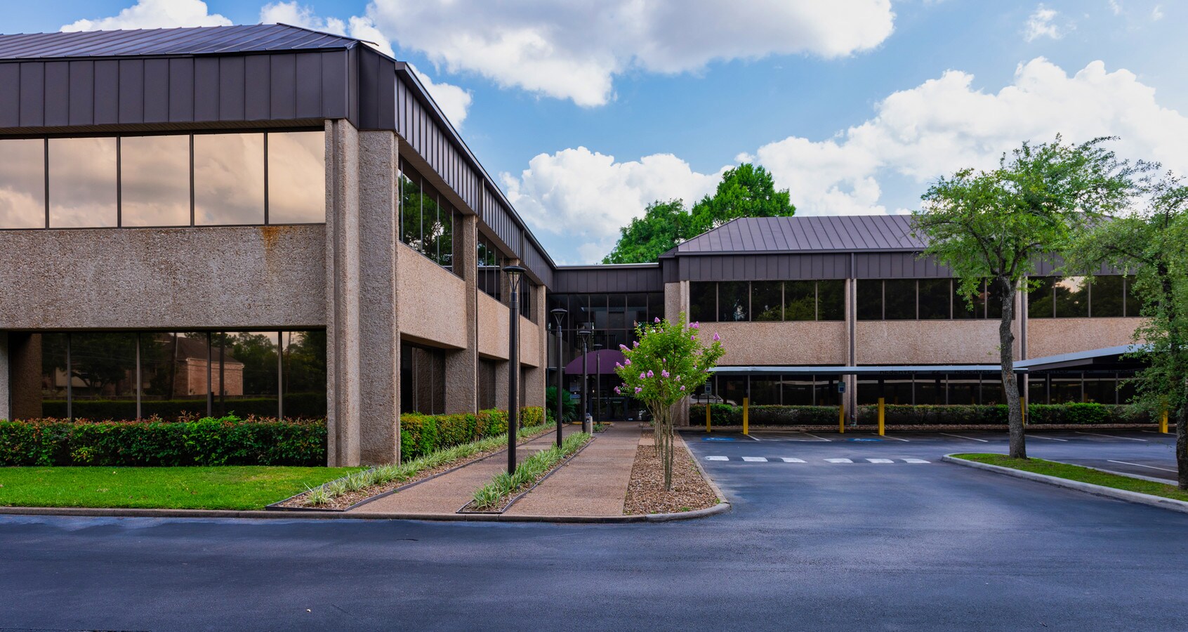 16000 Barkers Point Ln, Houston, TX 77079 Office for Lease