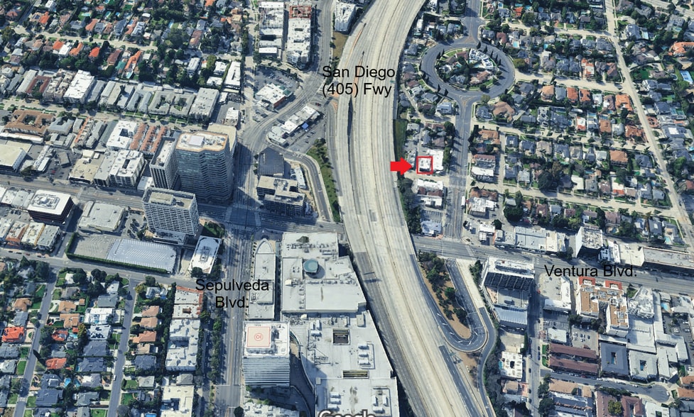 15372-15374 Dickens St, Sherman Oaks, CA for sale - Building Photo - Image 2 of 11