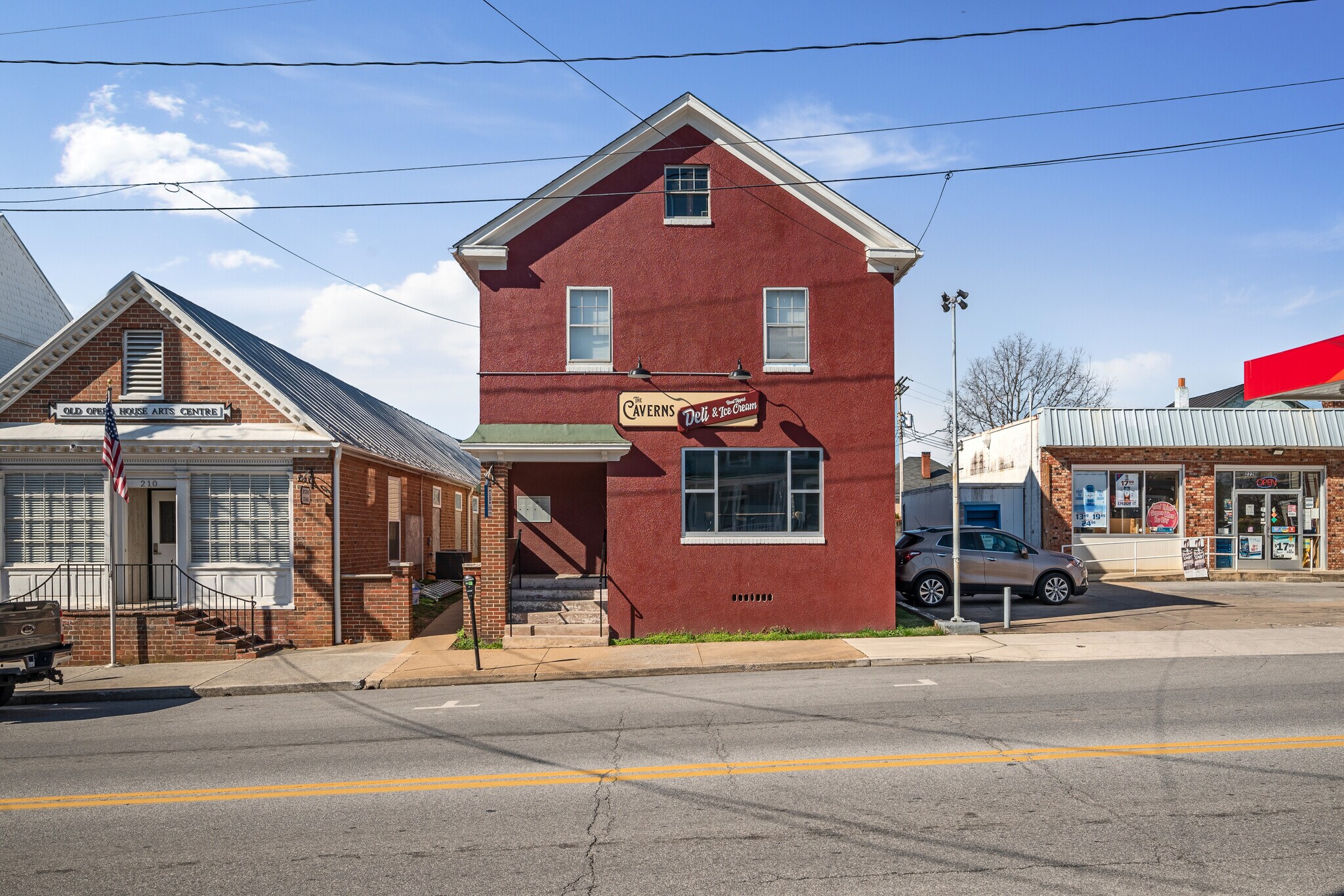 212 N George St, Charles Town, WV for sale Primary Photo- Image 1 of 1