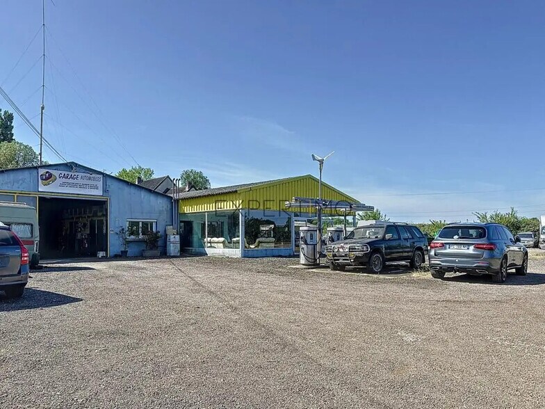 Flex in Lalheue for sale - Building Photo - Image 2 of 29