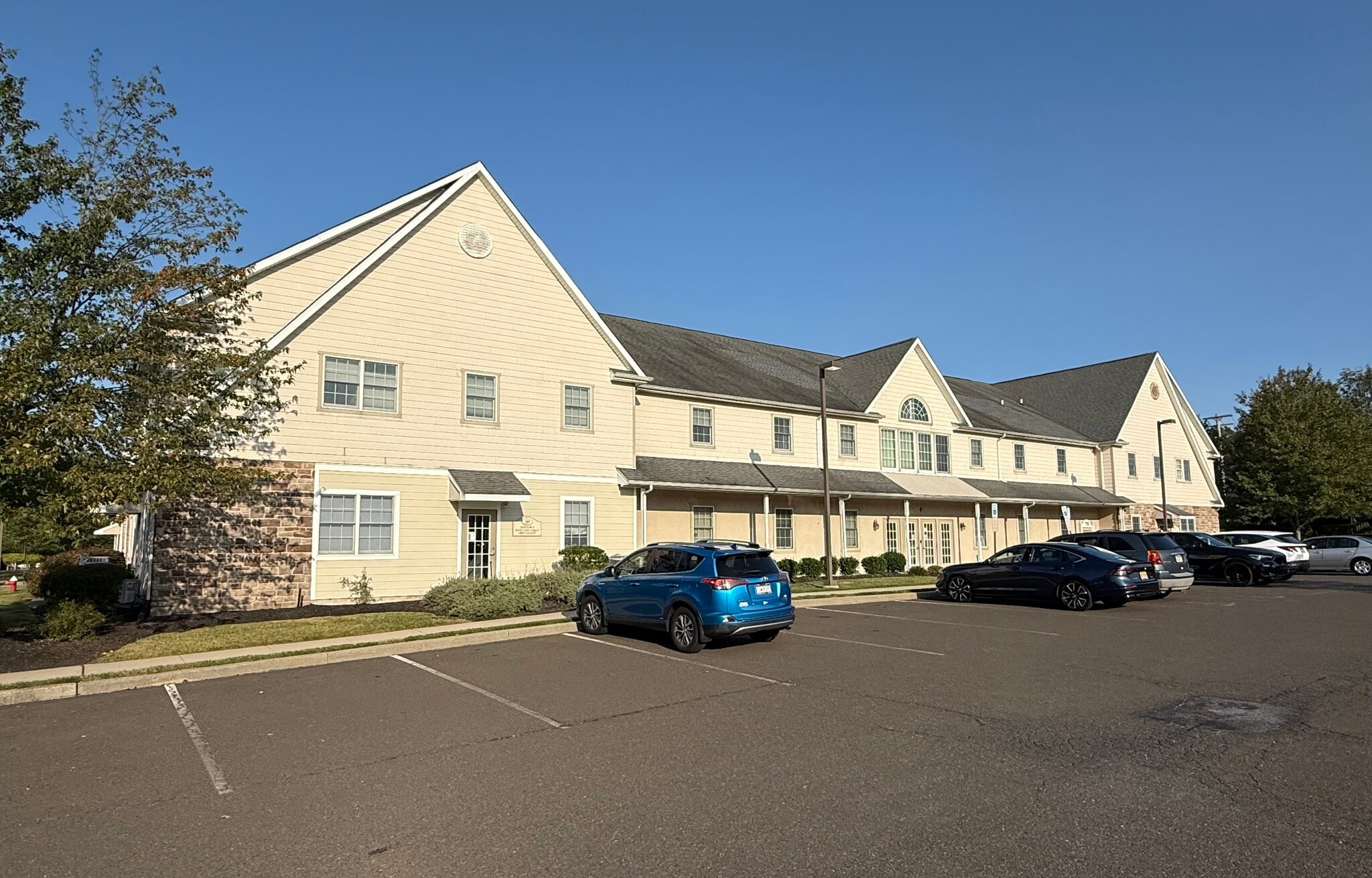 770 Newtown Yardley Rd, Newtown, PA for lease Interior Photo- Image 1 of 18